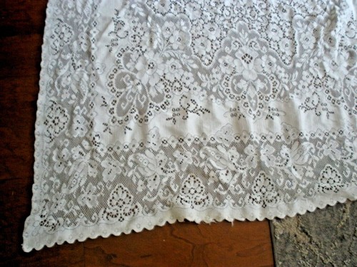 Beautiful White Lace Tablecloth 47" x 82" (O61) - Picture 4 of 5