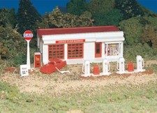 Gas Station HO Scale Bachmann Trains 45174