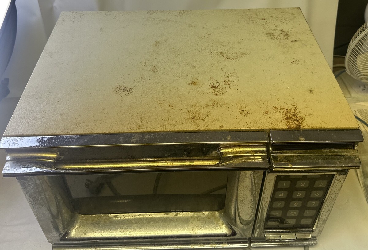 Vintage Amana Mircowave Oven Radarange RR-6W. Made In The USA