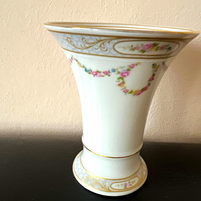 Kaiser Harmonie Vase Porzellan weiß Blumen-/Girlandendekor Goldrand Stempel