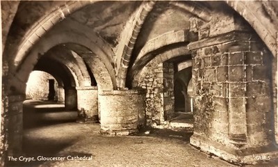 AK - Gloucester Cathedral Crypt - um 1930 - Lilywhite RPPC Echtfoto GUR.5