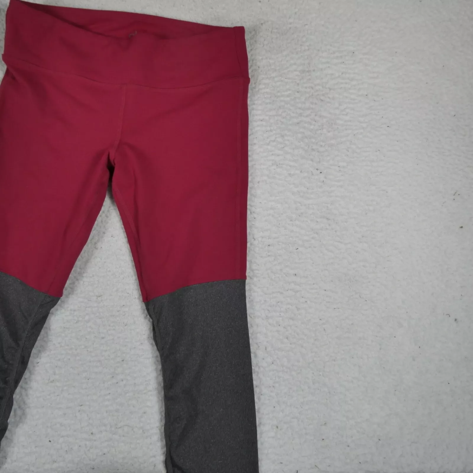 alo-yoga activewear nylon blend leggings