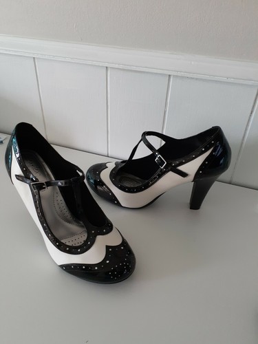 Black Spectator Pumps Shoes heels 