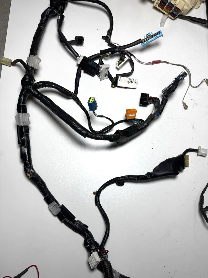 1992 Toyota Pickup 22RE MT 2WD Cab Dash Body Wiring Harness Integration Relay - Image 3 of 4