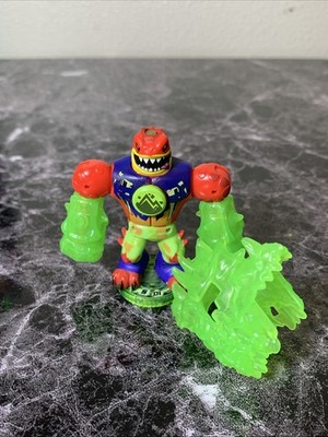 Akedo Battle Giants Armor Bundle Powerstorm Series TREMOR FIST