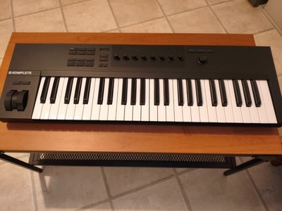 Native Instruments Komplete Kontrol A49 MIDI Keyboard