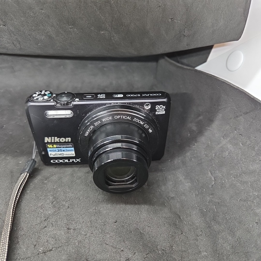 Nikon COOLPIX S7000 BLACK 16.0MP Digital Camera 20x Optical Zoom