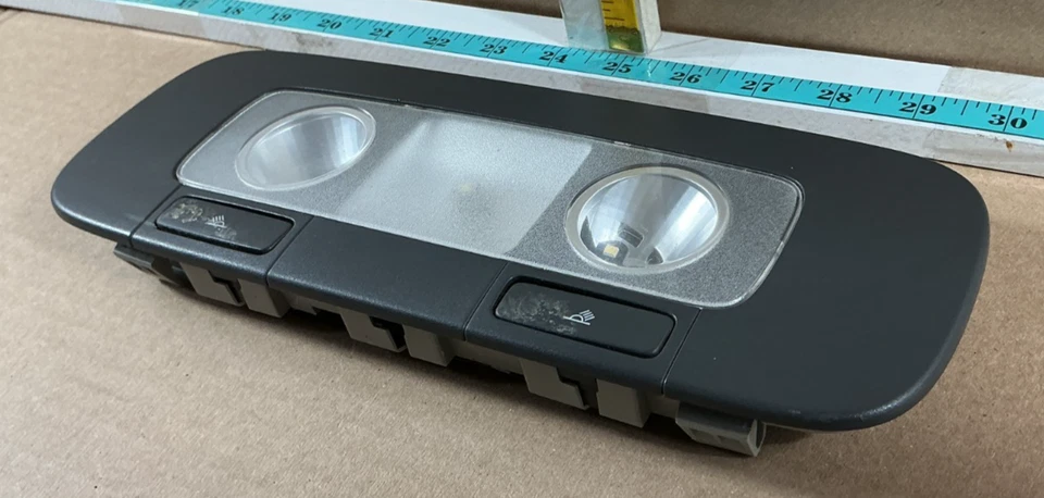 Panel de interruptor de luz de mapa de luz de domo trasero Volkswagen Golf 2006-2009 3C0947291C OEM Foto 2 de 4