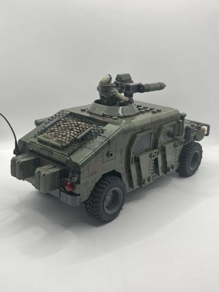 Carga de vehículo blindado Call of Duty Mega Bloks Foto 2 de 4