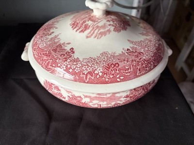 Wedgwood Queen's Ware The White Swan White Ceramic Tureen with Lid, Handles