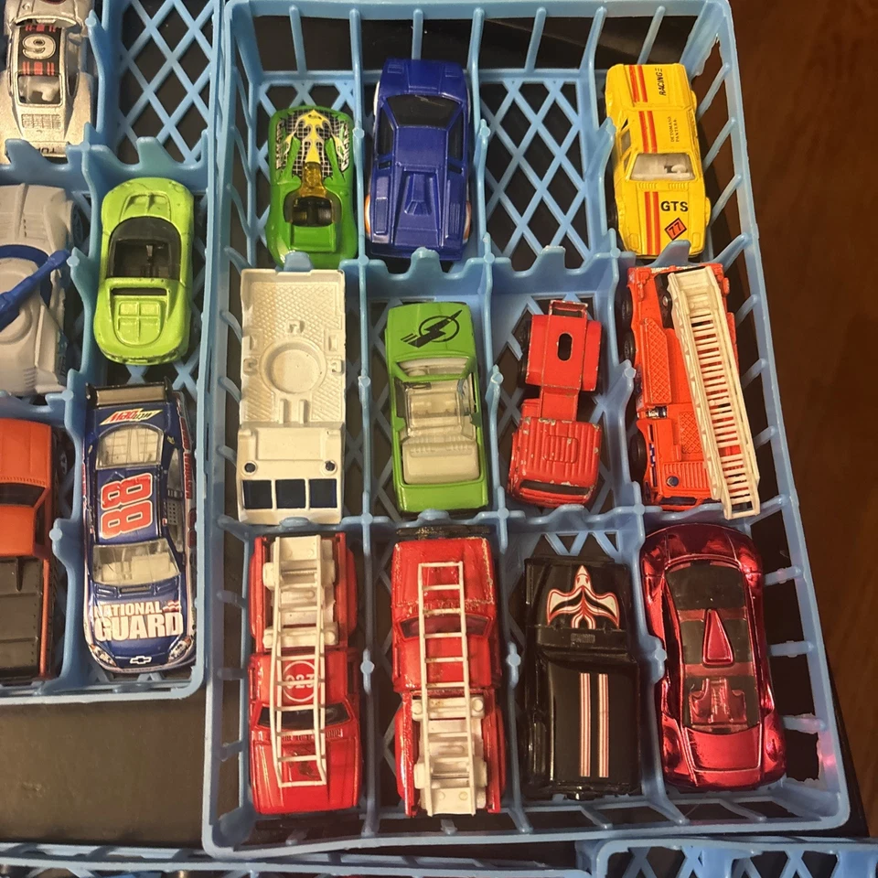 Estuche de coche de juguete Fast Lane Toy R 1990 Geoffrey 48 porta coches 4 bandejas con algunos coches Foto 4 de 4