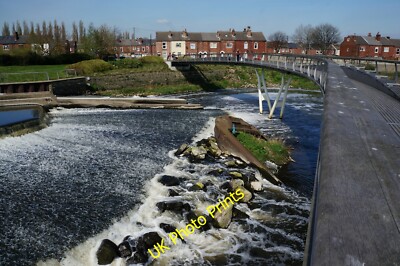 Foto 12x8 Millennium Brücke über den Fluss Aire, Castleford um 2015