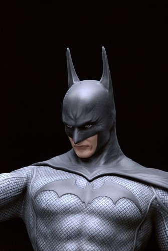 BATMAN~21" STATUE~LE 2500~LUIS ROYO~DC COMICS~YAMATO USA~MIB - Picture 5 of 5