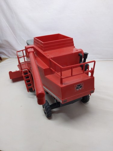 1/24 Scale Models Massey Ferguson 8780 Combine - Picture 2 of 4
