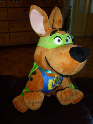 Scooby Doo Plüsch Scoob Play by Play ca. 30cm mit Umhang Plüschtier Plüschfigur