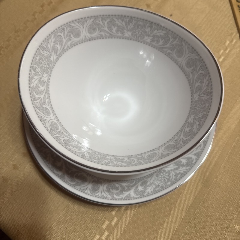 Imperial China "Whitney Pattern" Designed By W. Dalton 5671 Gravy/Sauce Bowl 