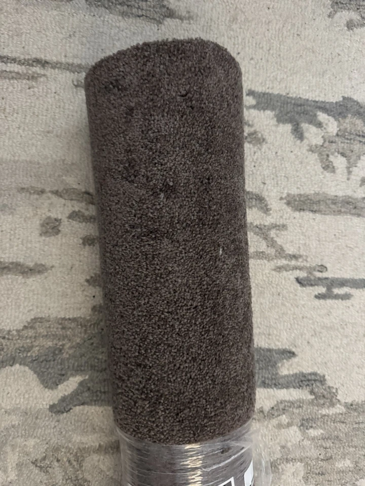 Brand New 4' x 6' Mohawk Area Rugs - Image 2 of 2