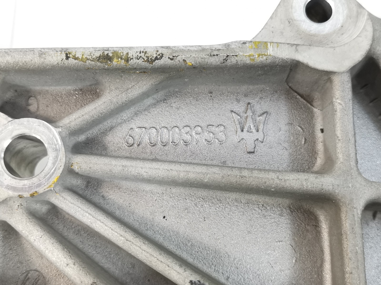 Maserati Ghibli RWD 3.0 2015 Transmission Mount Support Bracket 670003953 OEM