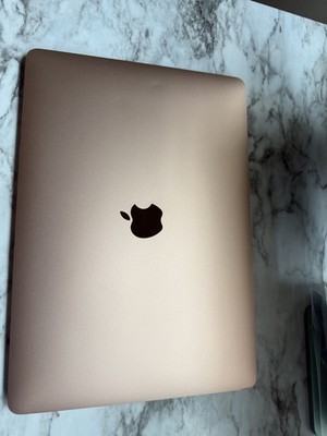 Apple MacBook Air 13 in 2020 Gold/Intel Core i3 1.1 GHz, 256 GB 8 GB Intel Iris