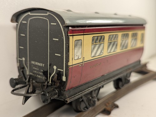 Hornby Spur O Nr. 51 Reisezugwagen 3. Klasse Reisezugwagen BR purpurrot und creme 42123 | Condition: Used