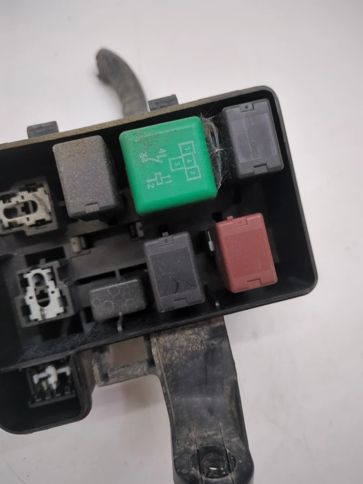 1998 - 2000 Toyota Rav-4 Engine Fusebox Junction Block OEM 8274042022 - Image 4 of 4