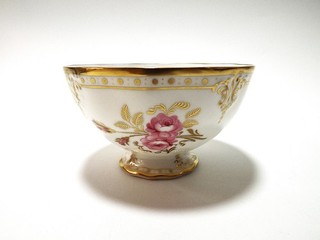 ROYAL CROWN DERBY ZUCKERDOSE IM ROYAL PINXTON ROSEN MUSTER A1155 REF 893/5
