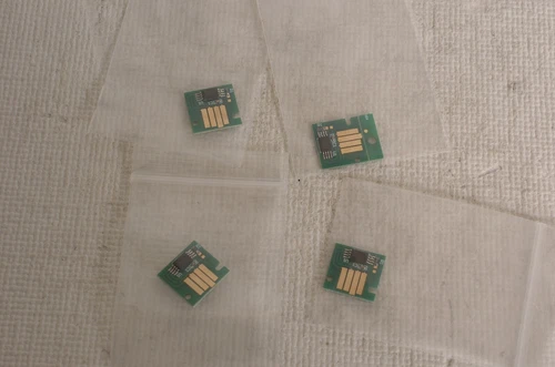 Canon MC-05 maintenance tank and 4 spare full chips for Canon IPF-510 and others - Picture 6 of 7