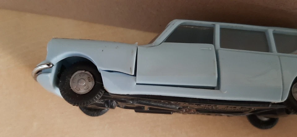 # POLITOYS APS # CITROËN I.D.19 BREAK, cod.70, scala 1/41, NMINT NO BOX  - Immagine 3 di 4