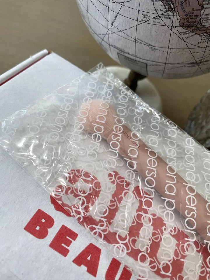 Cepillo de cosméticos Persona doble iluminador y cepillo de rubor: rosa suave sellado $24 (G) Foto 3 de 3