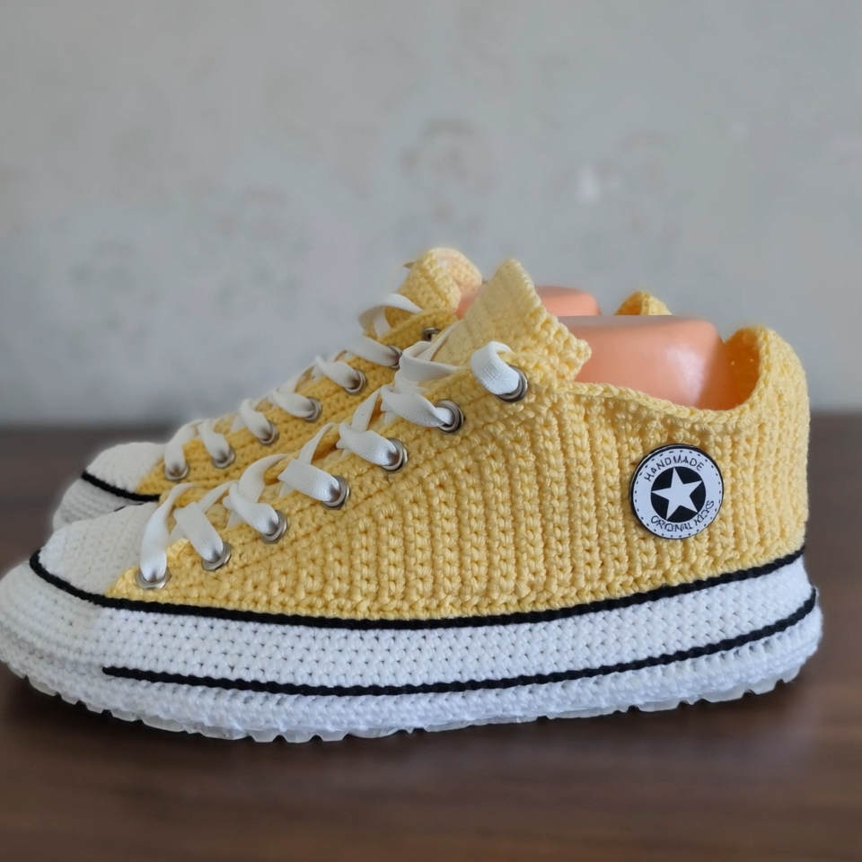 Crochet Retro Sneaker House Plush Shoes Unisex Low Top Lace Up