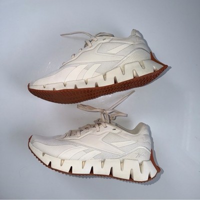 Reebok | Womens Zig Dynamica 4  color Chalk (beige) Size 5