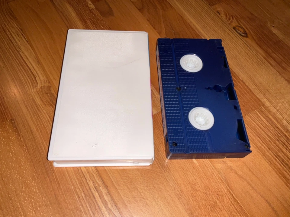 Pretty Soldier Sailor Moon Super S Movie/Ami Chan No Hatsukoi 1995 VHS VKLL Sub - Image 3 of 3