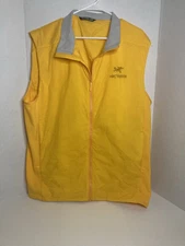 Arcteryx Atom Insulated Full Zip Puffer Vest Mens XL Yellow - Very Good