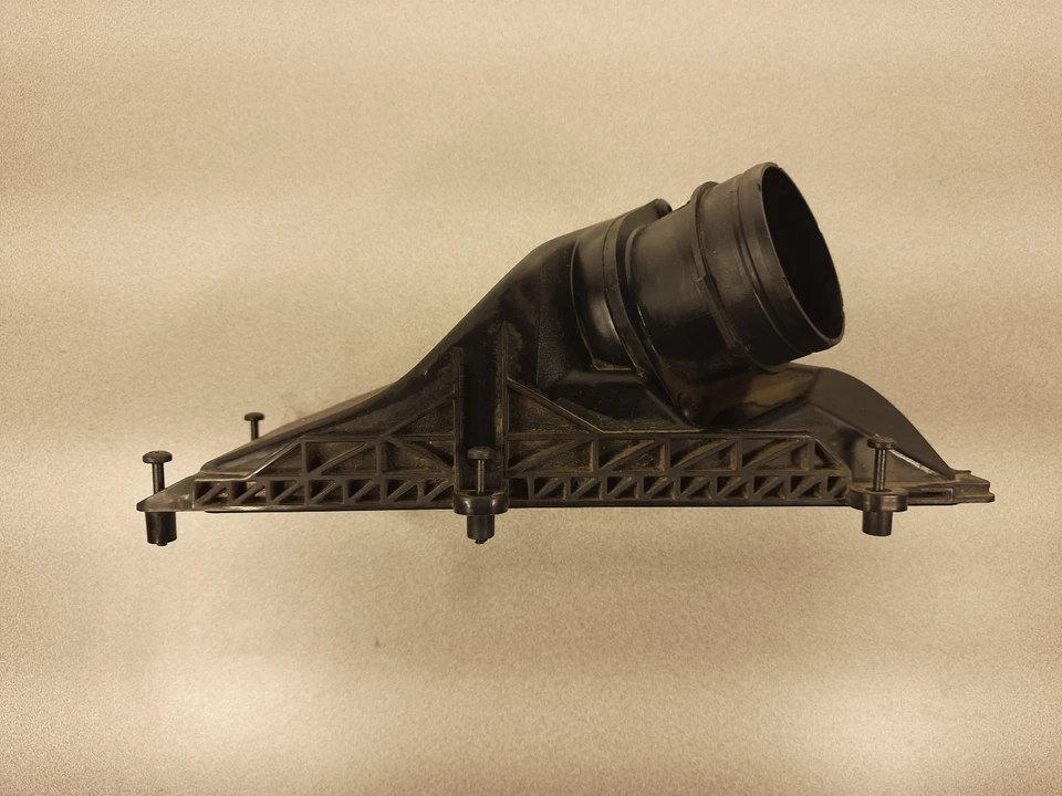 2012 Audi A4 OEM Air Cleaner Box Top Upper Half with genuine airflow 10157 - Image 2 of 4