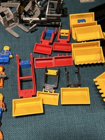 MASSIVE Lego Construction Lot City Minifigure Part 7638,60152,5930,60181,60026 +