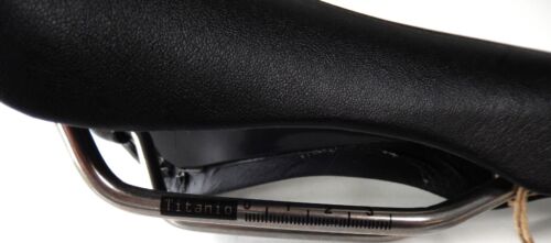 SELLE FI' ZI:K PLATEAU RAILS TITANIUM NOIRE NEUVE - Photo 5 sur 5