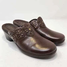 Clarks Bendables Womens Brown Leather Clogs Size 8 M Floral Studded Slip On Shoe