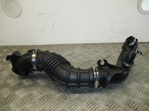 2018 Ford Kuga 2.0 TDCI 4X4 T8MA. Air Intake Pipe FV419F805AF/DS739F805HD 54K - Picture 2 of 7