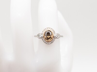 $6000 VVS Champagne Natural VS G OVAL CUT Diamond