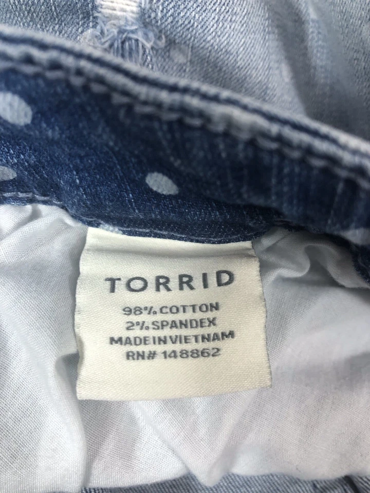 Pantalones Cortos de Jean Torrid para Mujer Azul Lunares Denim Envejecido Plus 20* Foto 4 de 4