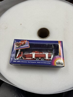 1:55 -Siku- 2823 Ford LKW mit Boot Feuerlöschboot D912  // 1 A 0575