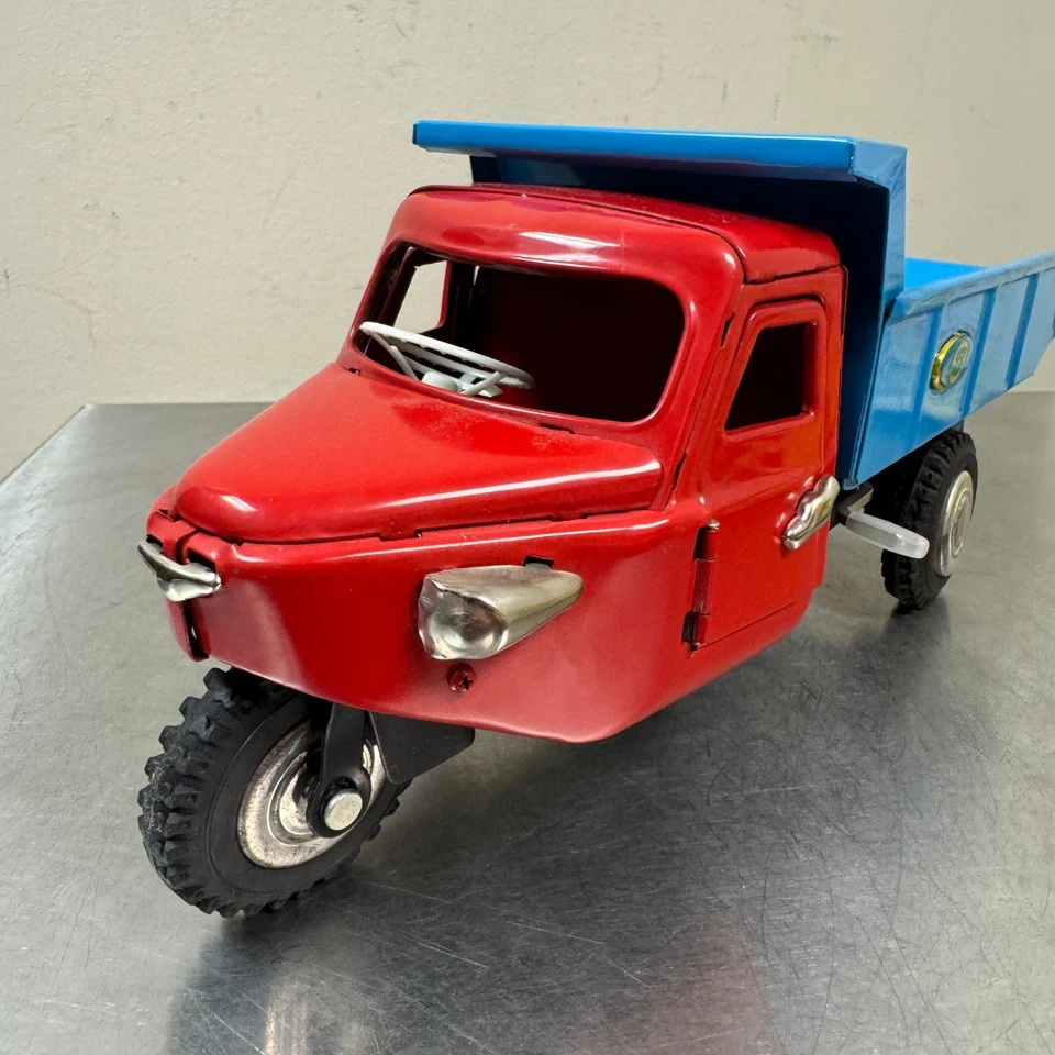Camión de volteo gigante de tres ruedas de colección de la década de 1960 USAGIYA TOY Co. juguete de hojalata - Marusan JAPÓN Foto 3 de 4