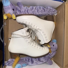 Riedell Women’s White Figure Ice Skates 115W Size 5 Blade GR4 With Horse Covers