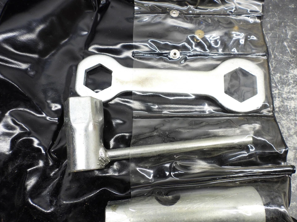 Bolsa de herramientas y herramientas Montesa Rapita Cota Scorpion NOS #2 2926 Foto 3 de 4