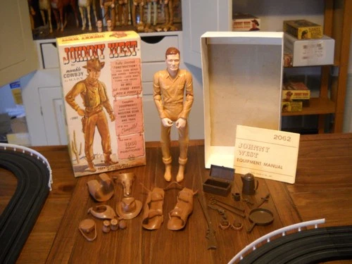 VINTAGE MARX 2ND EDITION MOVABLE JOHNNY WEST. ACCESSORIES,MANUALS,BOX 1966.