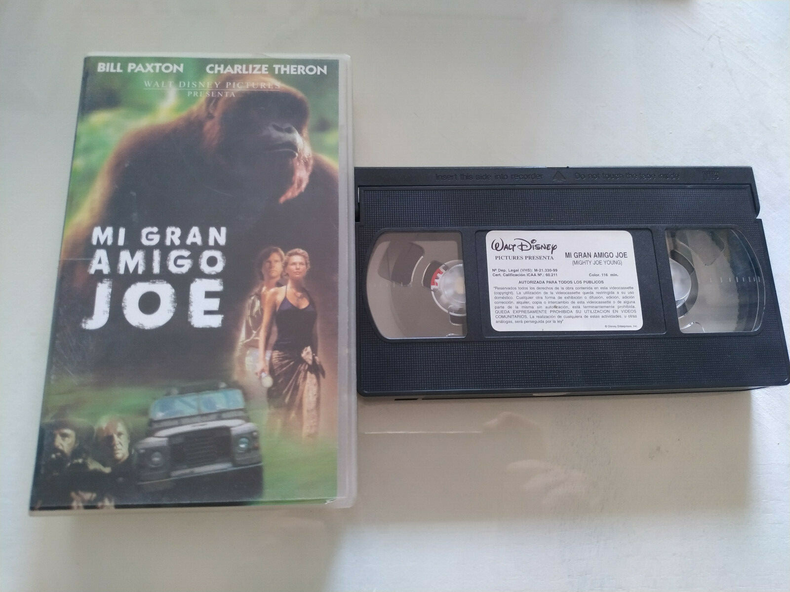 My Great Friend Joe Charlize Theron Bill Paxton - VHS Tape Spanish - 3T