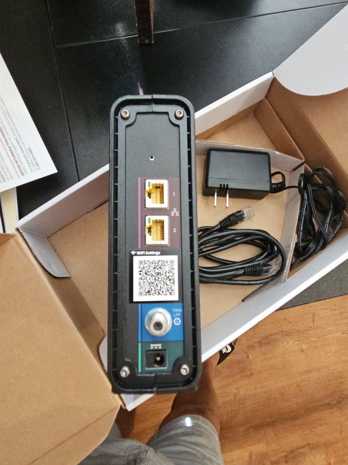 ARRIS SBG10 SURFboard AC1600 DualBand Cable Modem Router Black