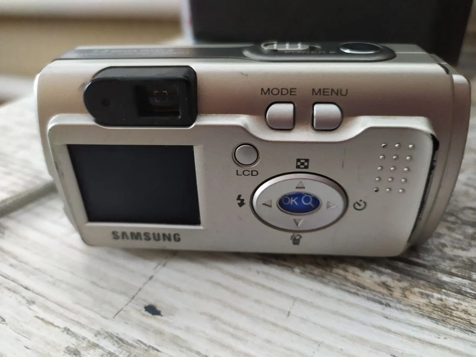 Samsung Digital Camera Digimax 101 1.3MP Silver - Image 3 of 4