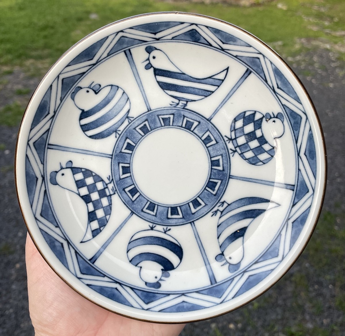 チン ヒン Vintage Porcelain Chicken Checkered Primitive Hen Asian Blue White