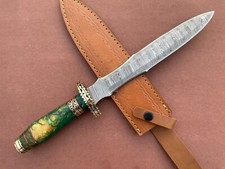 CUCHILLO DE CAZA DAGA DE ACERO DAMASCO HECHO A MANO REGALO PERSONALIZADO CON MANGO DE RESINA DORADA